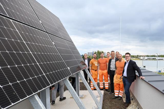 Auch eine Grünfassade, Photovoltaik, ökologische Warmwasserversorgung und E-Ladestationen bietet die neue Unterkunft. | Foto: Stadt Wien/MaStadt Wien