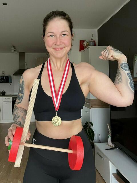 Patricia Nopp holte den OÖ LM Titel in der Klasse -76 kg im Kraftdreikampf EQ
