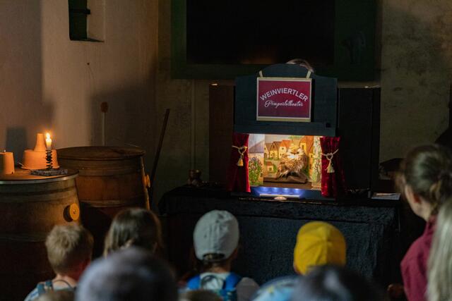 Das Pimperletheater faszinierte Klein und Groß.  | Foto: Alexander PAUL