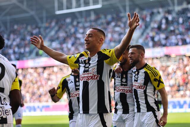 Jubel im neuen schwarz-weißen Adidas-Trikot: Marin Ljubičić und der LASK verabschiedeten sich mit einem furiosen 2:2-Remis von den Heimfans. | Foto: Reischl
