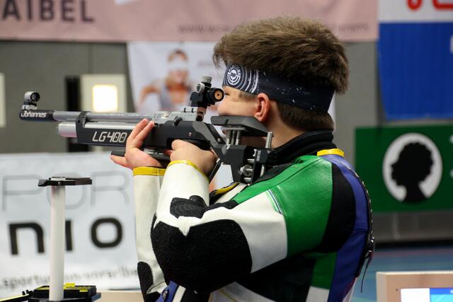 Johannes Kuen (SG Thaur) konnte beim diesjährigen Alpencup der Junioren in Schwadernau mit dem Luftgewehr und im 3x20 Dreistellungskampf eine starke Leistung zeigen. | Foto: Christian Kramer / TLSB