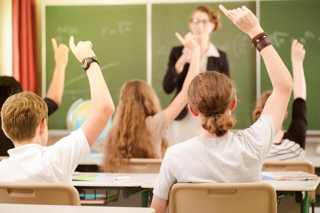 "Erasmus+ Bildung" ist das EU-Förderprogramm, das Bildung in allen Bereichen in den Fokus setzt. | Foto: Adobe Stock/Kzenon