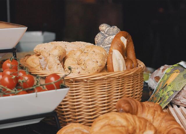 Das „Vorstadt“ im Bad Schallerbacher Zentrum hat allerlei Köstlichkeiten zu bieten. | Foto: Vorstadt