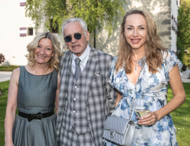 Anette Mayer mit Christian &amp; Ekaterina Mucha (Mucha Verlag) | Foto: Andreas Kolarik