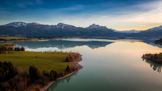 Der Forggensee übt auf die Menschen eine besondere Faszination aus. | Foto: Thomas Häring