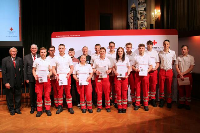 Zahlreiche Ehrungen und Beförderungen gab es im Volkshaus Bärnbach. | Foto: Cescutti