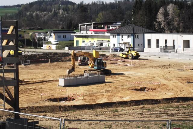 Damals-Foto: Von der Kremser Straße Richtung Franz Forstreiter-Straße aus gesehen. | Foto: B. Hofmann