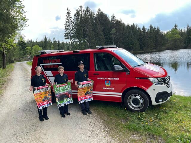 Jasmin, Sebastian und Timo freuen sich schon auf die Rundfahrt mit den Oldtimern durch die prachtvolle Landschaft um Gutenbrunn. | Foto: FF