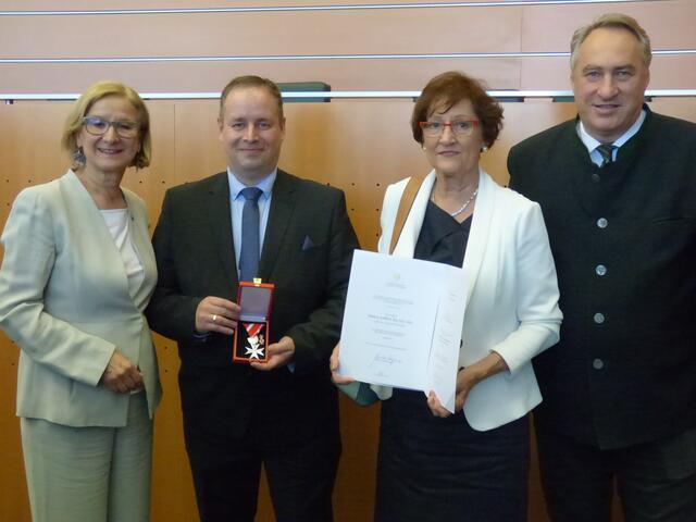 Foto v.l.n.r.: Landeshauptfrau Johanna MIKL-LEITNER, Stadtrat Markus NABER, Stadträtin Susi STEJSKAL, Bürgermeister Josef SCHMIDL-HABERLEITNER