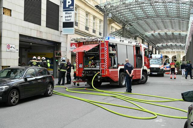 Nach einem Garagenbrand in der City am Samstag konnte diese wieder geöffnet werden. | Foto: Stadt Wien | Feuerwehr