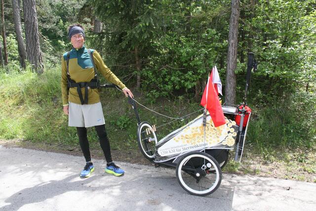 Rainer Juriatti läuft 1.200 Kilometer um dem Thema Sternenkinder Aufmerksamkeit und unmittelbare Präsenz in der Öffentlichkeit zu geben.