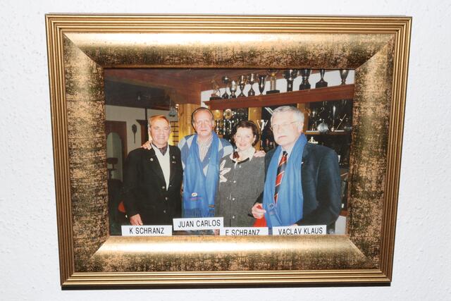 Auch die spanische Königsfamilie lernte er kennen.  | Foto: Elisabeth Zangerl