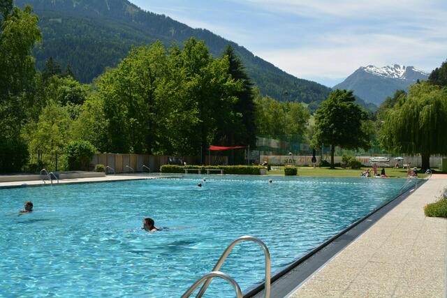 Schwimmbad Perjen in Landeck: bei entsprechender Witterung startet die Badesaison 2024 am 18. Mai. | Foto: Jasmin Olischer