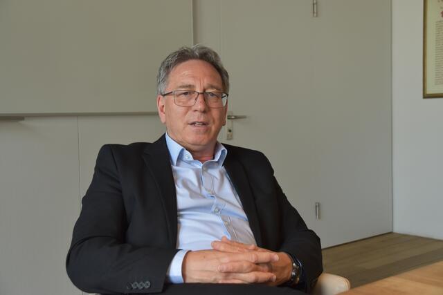 "Das Problem ist, dass hier ein Thema von Anfang an zerstört wurde, bevor überhaupt eine sachliche Diskussion möglich war", sagt Bgm. Martin Krumschnabel.  | Foto: Barbara Fluckinger