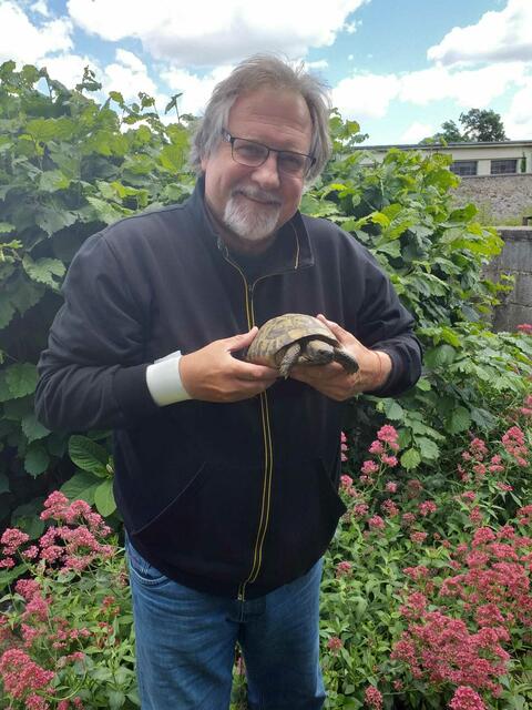 Redaktionsleiter Peter Zezula mit "Maxi" (50+). | Foto: Zezula