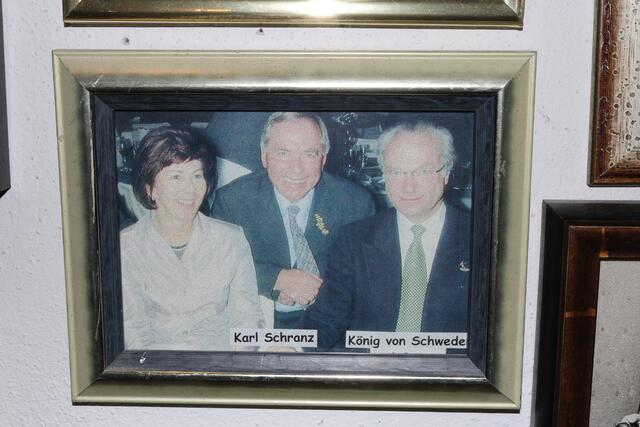 Karl Schranz mit Schwedens König.  | Foto: Elisabeth Zangerl