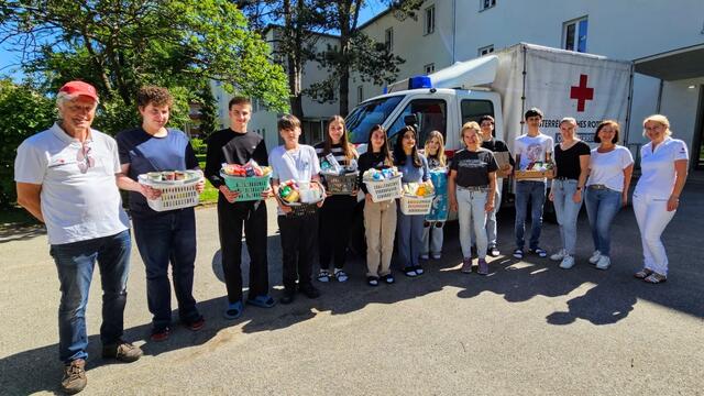 Die fleißigen Schüler der GTS Ennsleite sammelten für den Rotkreuz Markt Steyr. | Foto: GTS Ennsleite