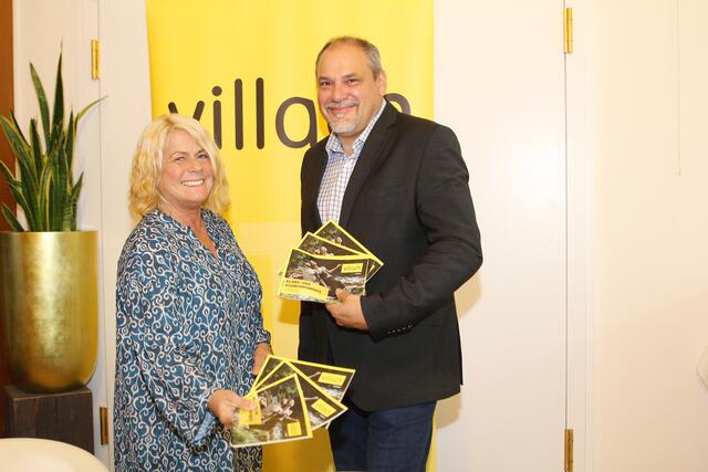 Kulturreferentin Vizebürgermeisterin Gerda Sandriesser (SPÖ) und Christian Sturm, Leiter der Kulturabteilung der Stadt Villach, haben am Mittwoch, dem 16. Mai, das neue Kulturprogramm im Park Café vorgestellt. | Foto: Stadt Villach/Astrid Kompan