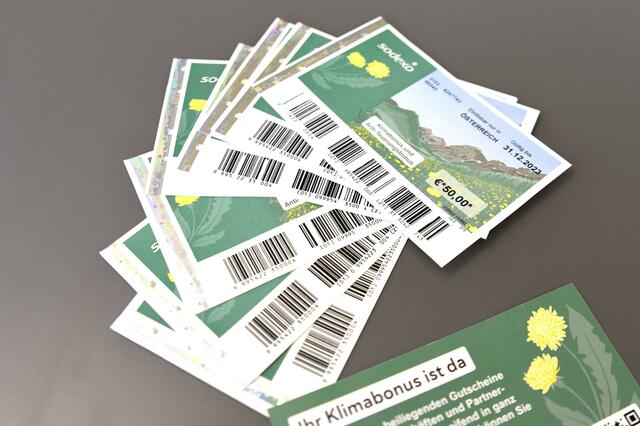 Wenn du regelmäßig vom Staat Geld überwiesen bekommst, musst du gar nichts machen und der Klimabonus kommt einfach auf dein Konto. | Foto: Caritas
