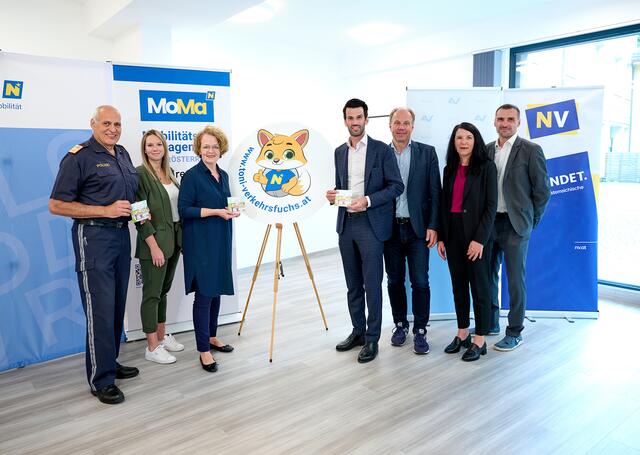 In einer bemerkenswerten Initiative haben Niederösterreichs Verkehrslandesrat LH-Stellvertreter Udo Landbauer und Bildungslandesrätin Christiane Teschl-Hofmeister heute die neue Verkehrssicherheitsinitiative für Kindergartenkinder vorgestellt.
 | Foto: © NLK Pfeiffer