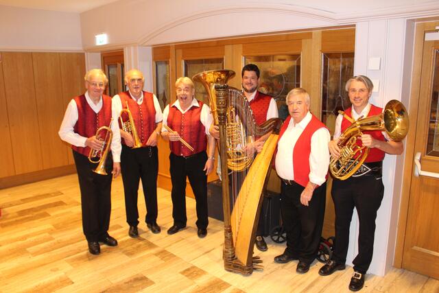 Die „Alpen Klang Musig“ aus Birgitz