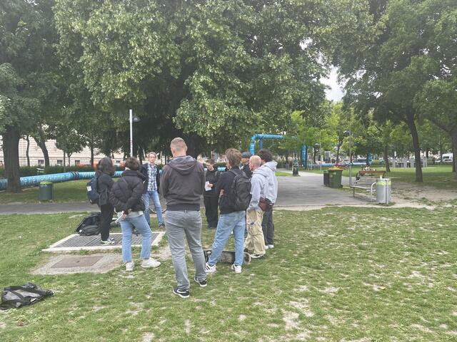 Der Vortrag richtete sich an eine Gruppe von Jugendarbeiterinnen und -arbeitern.  | Foto: Fabian Franz