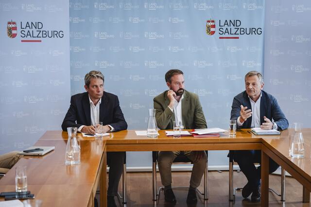 Das Geld aus dem Mobilitätsbeitrag soll dann künftig für den Ausbau des öffentlichen Verkehrs, die Einführung neuer Linien und bessere Takte verwendet werden.  | Foto: Land Salzburg/Neumayr/Schaad