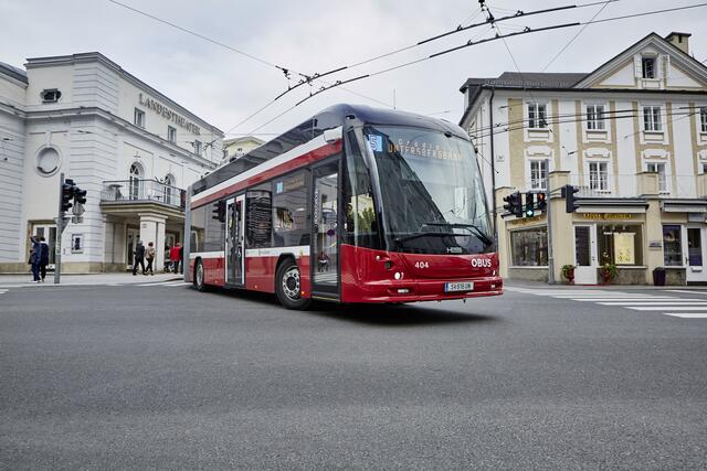 Die Stausituation, die vor allem in den Sommermonaten spürbar ist, soll dadurch auch entspannt werden, wenn Gäste wie Einheimische die besseren Verbindungen und Takte nutzen. | Foto: Salzburg AG