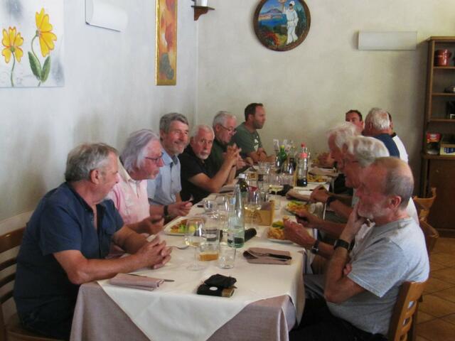 Tennis Tage zur Saison Vorbereitung 2024 in Umag...!!
Mittagessen in Italien....!!