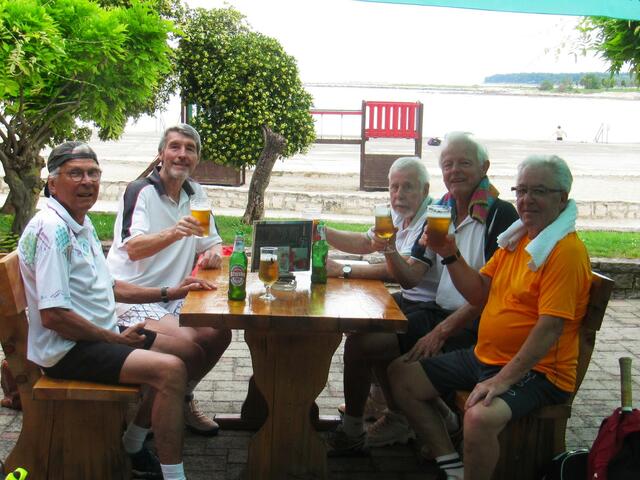 Tennis Tage zur Saison Vorbereitung 2024 in Umag...!!
Ausklang nach dem Training....!!