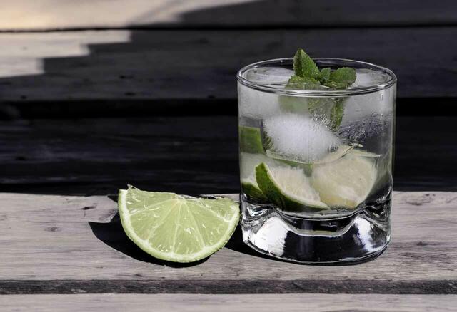 Erfrischende Caipirinha: Der brasilianische Klassiker mit Limette, Zucker und Cachaça! | Foto: Symbolbild: pixabay.com