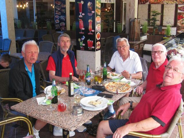 Tennis Tage zur Saison Vorbereitung 2024 in Umag...!!
Ausklang nach dem Training....!!