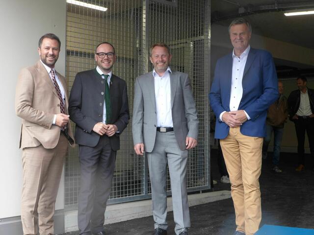 v. l. n. r.: LHstv. Georg Dornauer, Bürgermeister Patrick Geir, Gemeinderat Andreas Woertz und der Geschäftsführer der TIGEWOSI Franz Mariacher | Foto: TIGEWOSI