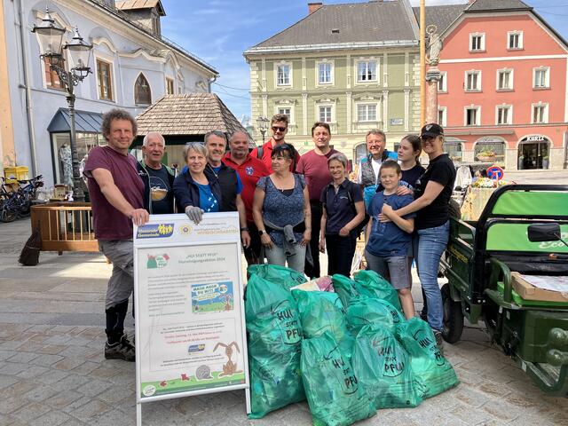 Flurreinigungsaktion in der Marktgemeinde Windischgarsten. | Foto: Werner Gschaider