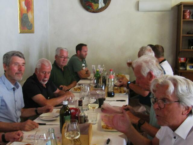 Tennis Tage zur Saison Vorbereitung 2024 in Umag...!!
Mittagessen in Italien....!!