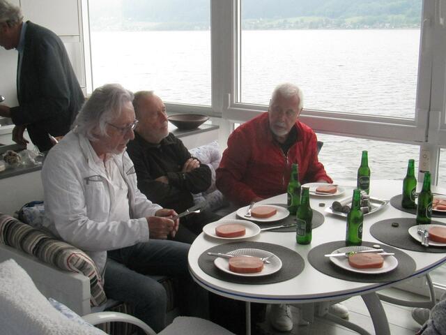 Tennis Tage zur Saison Vorbereitung 2024 in Umag...!!
Einkehr zur Leberkäs-Jause bei Gerold Margreiter am Ossiacher See...!!
