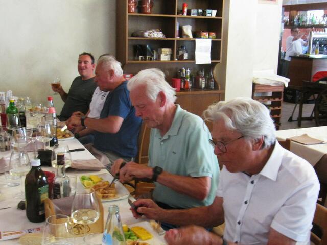 Tennis Tage zur Saison Vorbereitung 2024 in Umag...!!
Mittagessen in Italien....!!