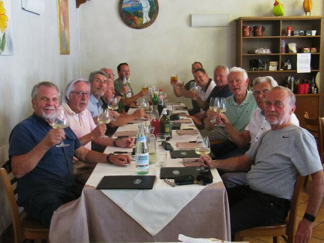 Tennis Tage zur Saison Vorbereitung 2024 in Umag...!!
Mittagessen in Italien....!!
