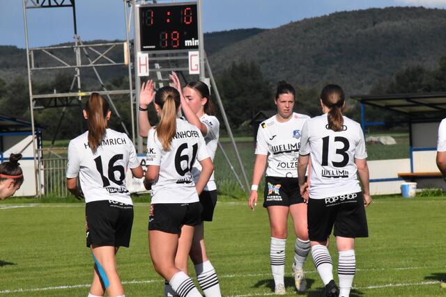 Die Südburgenländerinnen bejubelten drei Tore vor der Pause. | Foto: Michael Strini