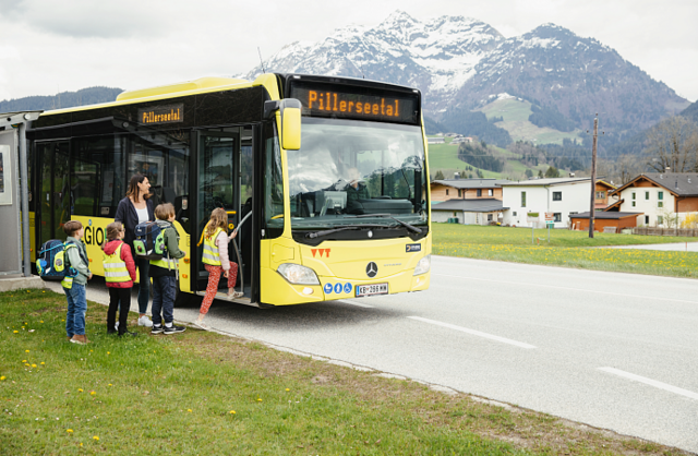 19,60 Euro kostet das vergünstigte Öffi-Ticket für SchülerInnen aus einkommensschwachen Familien. | Foto: ofp Kommunikation