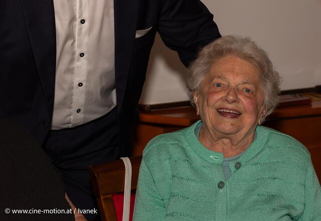 Die älteste Besucherin - Franziska Keglovits mit 94 Jahren - die Ururoma. | Foto: www.cine-motion.at / Ivanek
