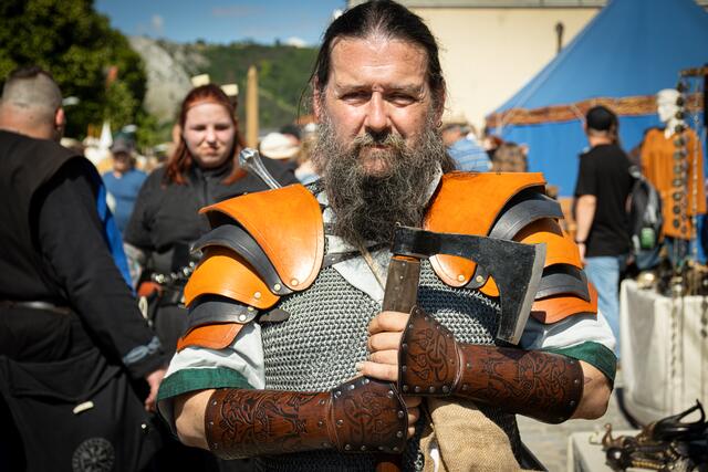 Markus ist öfter auf diversen Mittelalterfeste unterwegs und genoss diese Stimmung in vollen Zügen. | Foto: Harald Walzer