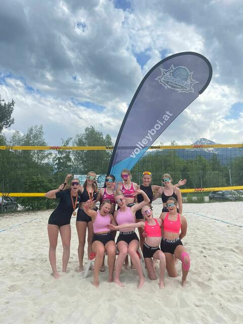 Pinzgauer Teilnehmerinnen am Sonntag. | Foto: Volleyboi Zell am See