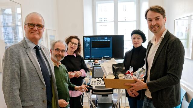 Von links: Bürgermeister Christian Gratzl, Martin Reindl, Christa Kreindl, Katharina Rotschne (alle Stadtmarketing Freistadt) und Mario Scala (Facharzt für Radiologie). | Foto: Stadtmarketing Freistadt/Scala