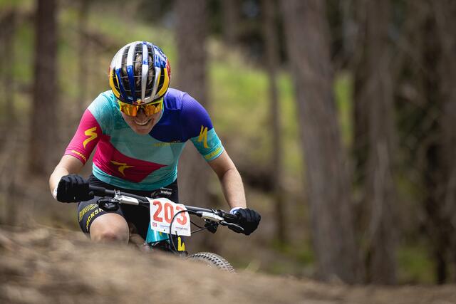 Am kommenden Wochenende geht es für Heeressportlerin Laura Stigger vom Team Specialized Factory Racing mit dem Weltcup in Nove Mesto weiter. | Foto: Ernst Lorenzi