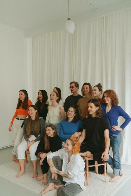 Das aus über 20 Personen bestehende Team bietet unterschiedliche Klassen, Workshops und Ausbildungen an.  | Foto: y.lab