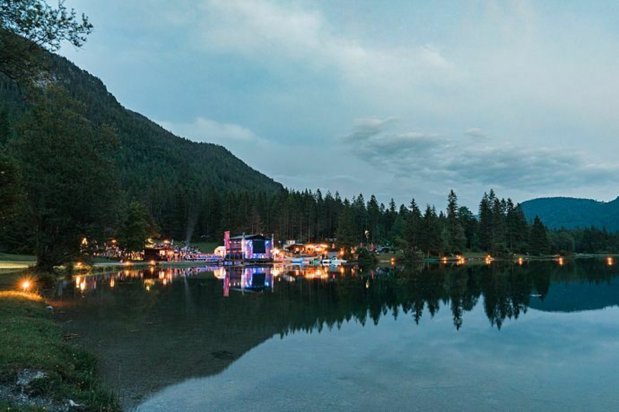 seeleuchten-am-pillersee-erstmals-seeleuchten-auf-neuer-seeb-hne