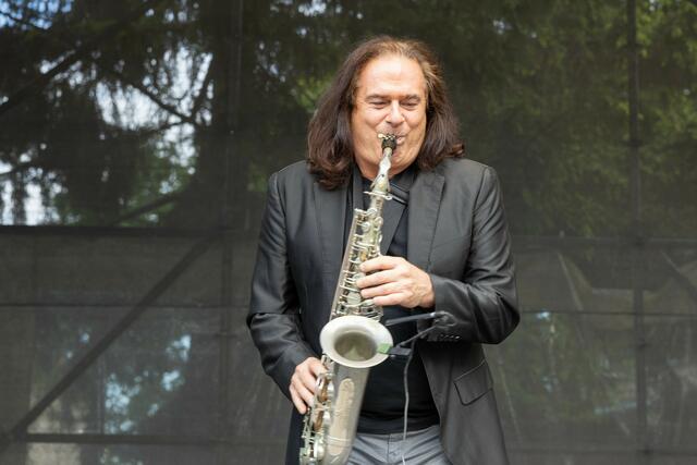 Auch der in Liverpool geborene Saxophonist Andrew Young bot einen Auftritt.  | Foto: René Brunhölzl