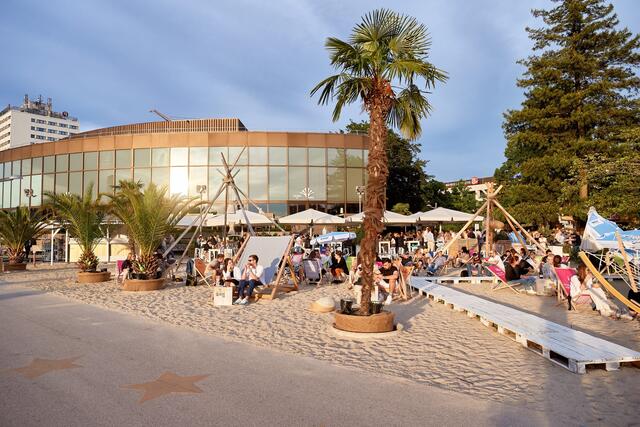 Am 24. Mai kann man von 10 bis 16 Uhr in der Sandburg seinen Arbeitsplatz an den Strand verlegen. | Foto: Sandburg
