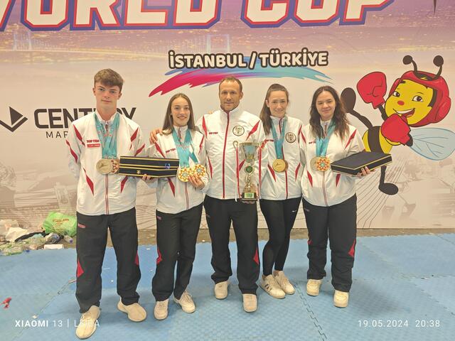 Felix und Anna Schmidl, Trainer und Coach Michael Gerdenitsch, Viktoria Hader und Emma Nukic | Foto: KBC Rohrbach